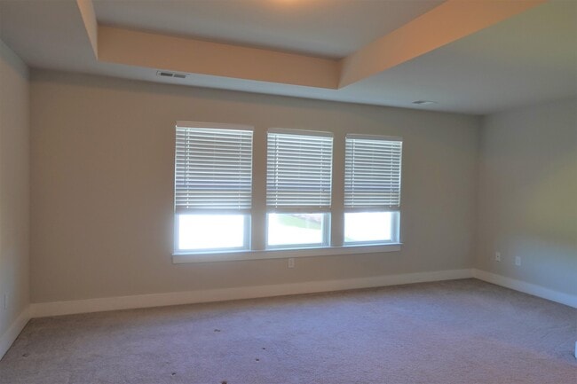 Building Photo - 17 Timber Oak Way