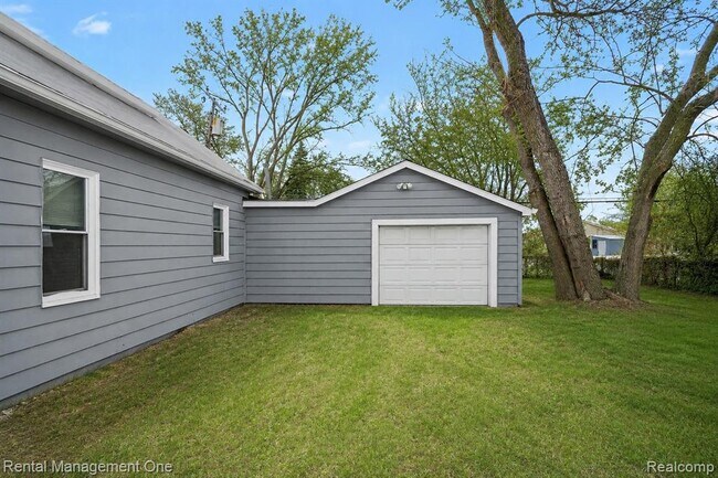 Building Photo - 20801 Elroy Ave