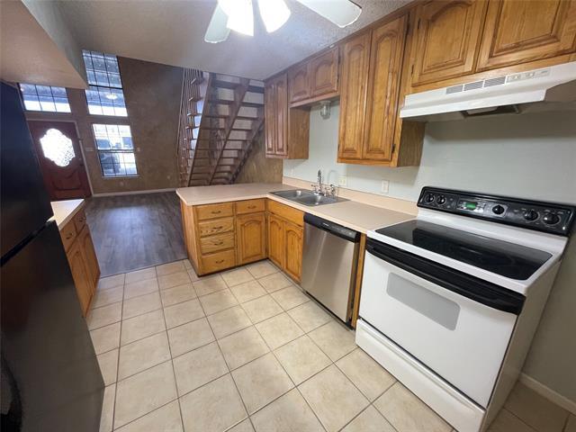 Building Photo - 122 S Main St