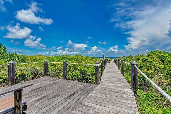 Building Photo - 145 S Ocean Ave