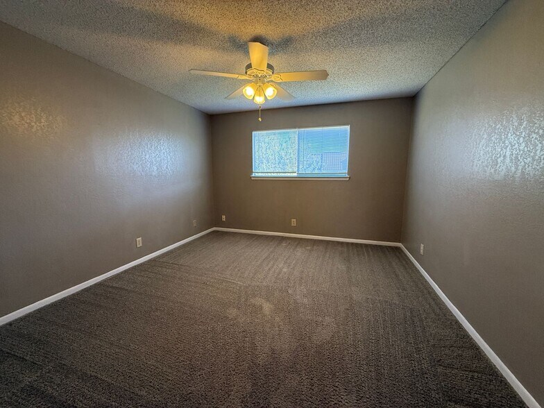 Building Photo - 1310 Opal Rd