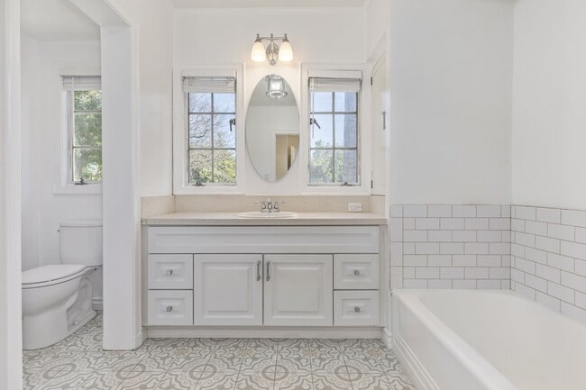 Building Photo - 9756 W Olympic Blvd