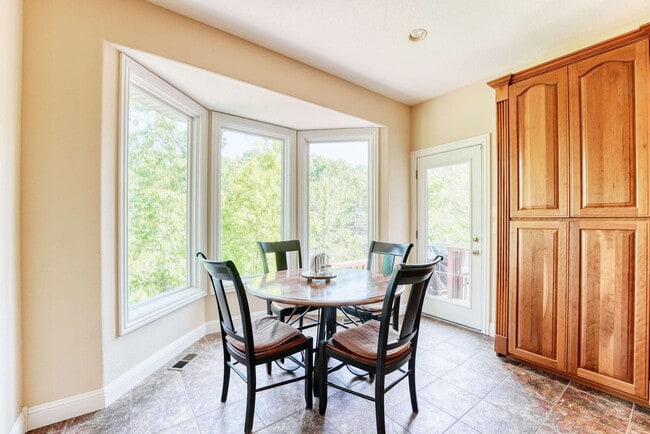 Building Photo - 16 Cheviot Ln