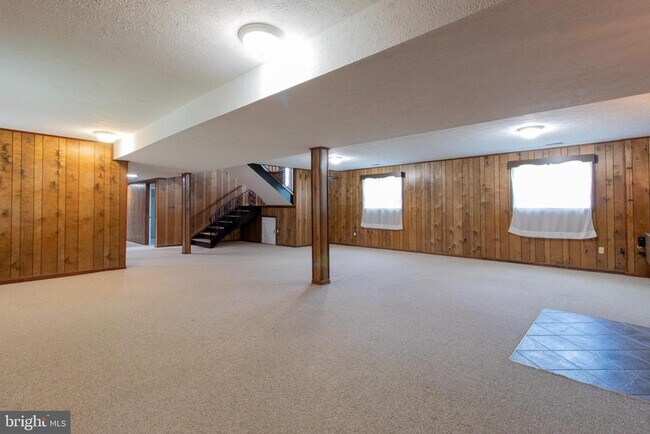 Building Photo - 5084 Sands Rd