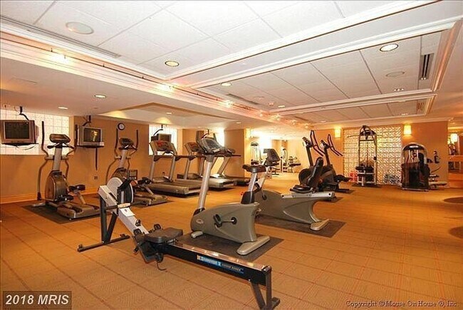 Building Photo - $400 Off! Professionally Managed, Spacious...
