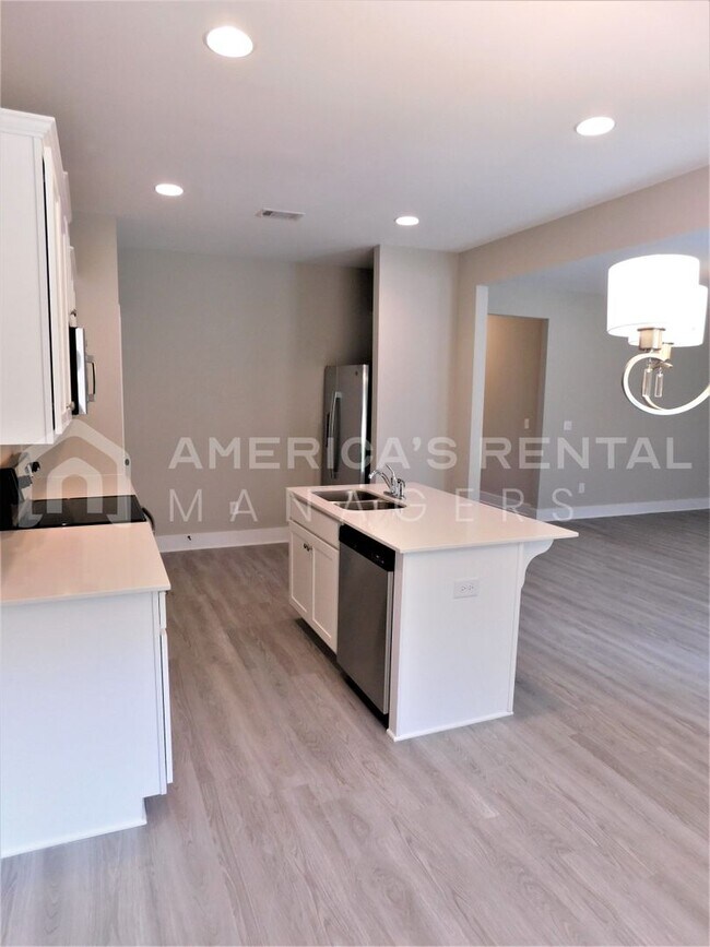Building Photo - 15531 Crimson Rdg Cir