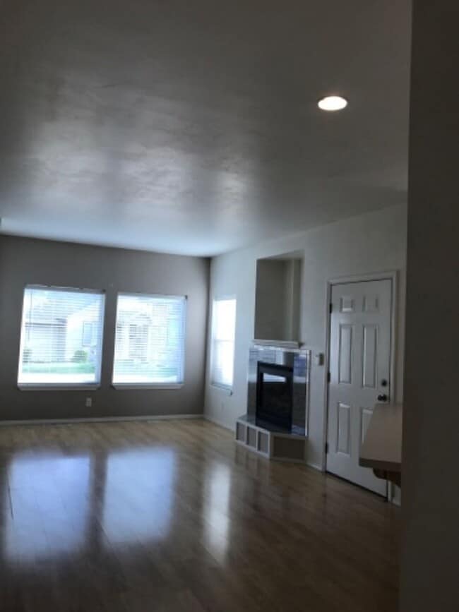 Building Photo - 609 Windemere Cir