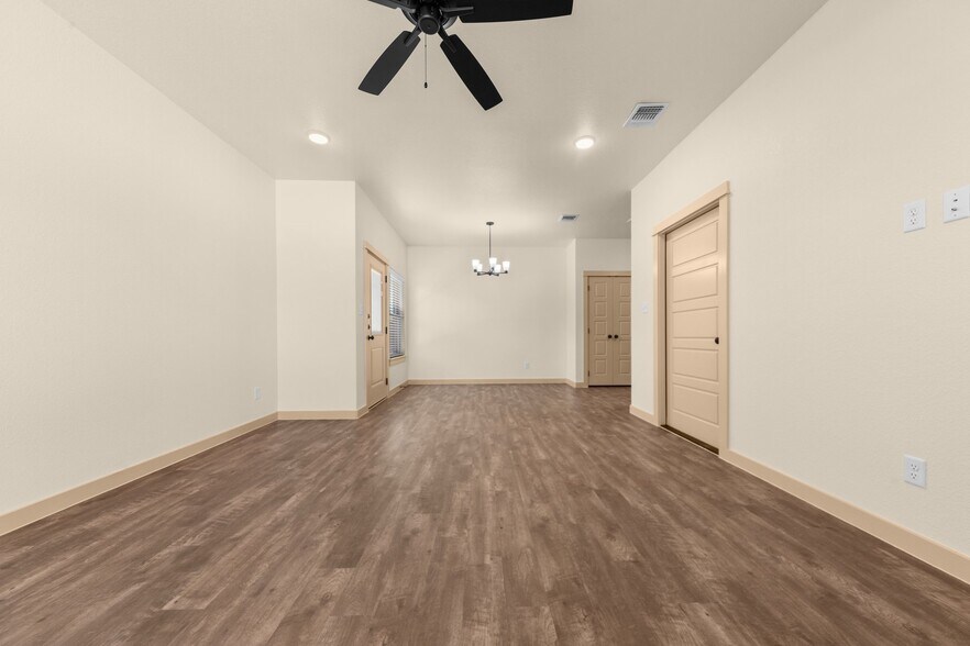 Building Photo - 5904 Cactus Flower Ln