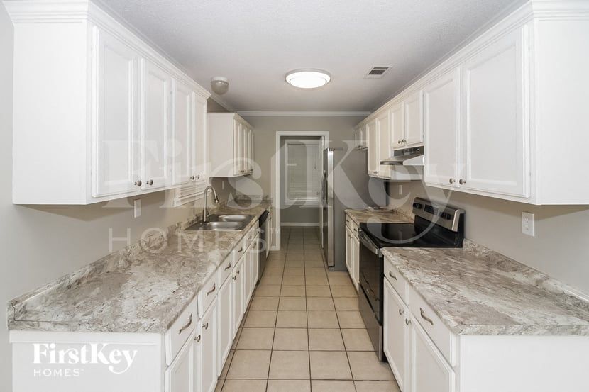 Building Photo - 8788 Overcup Oaks Dr