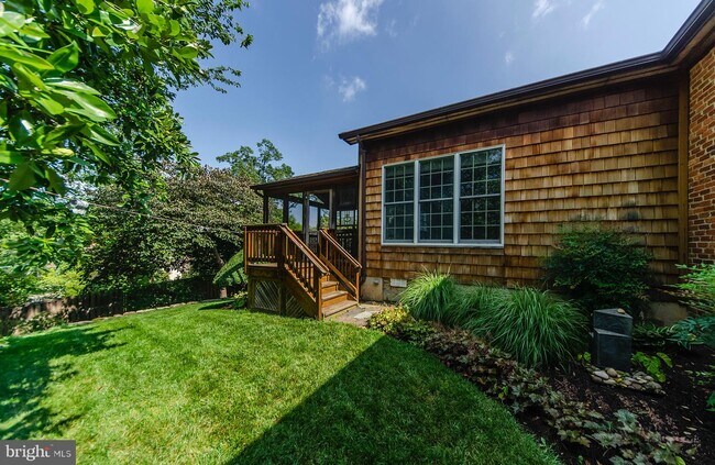 Building Photo - 628 Tazewell Rd NW