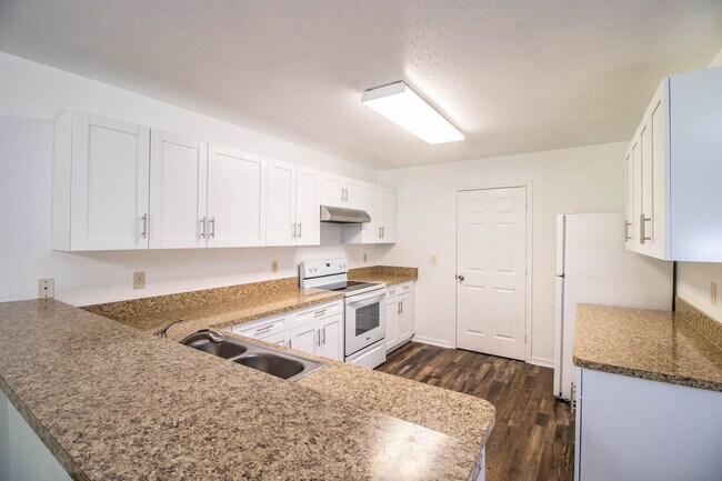 Kitchen - 1600 E Hooker St