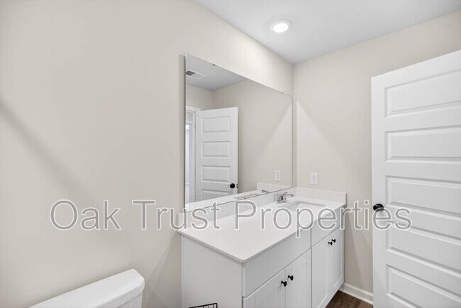Building Photo - 753 Ridgley Dr