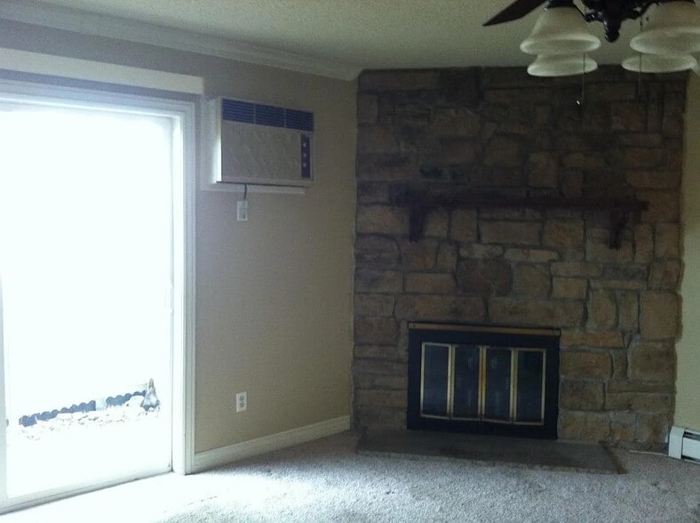 Building Photo - 10150 E Virginia Ave