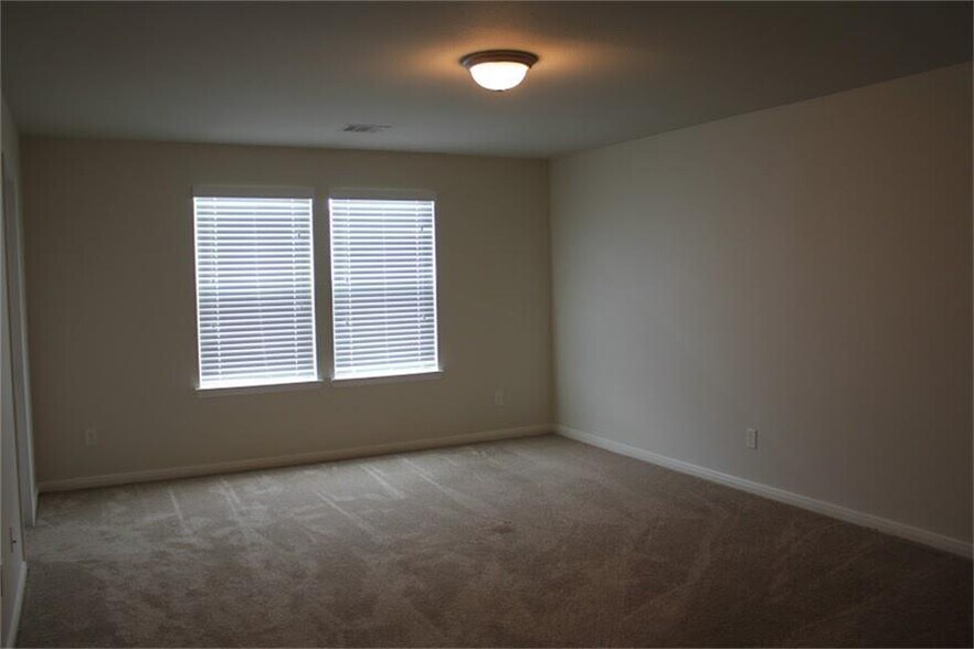 Building Photo - 1019 Messina Ln