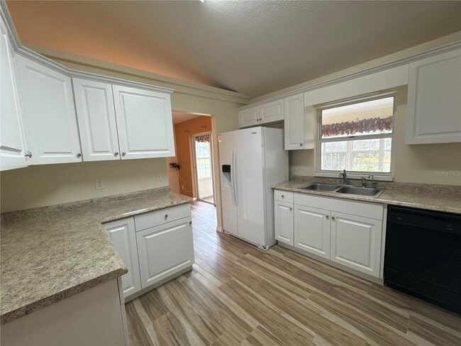 Building Photo - 5440 SW 100th Loop