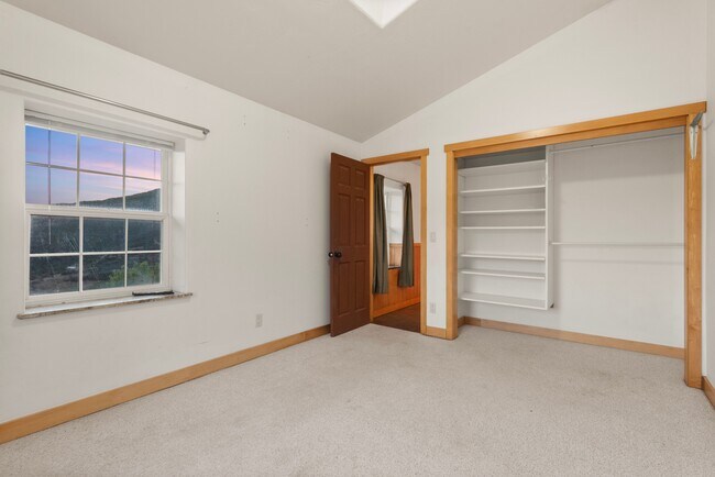 Building Photo - 2800 Cedar Dr