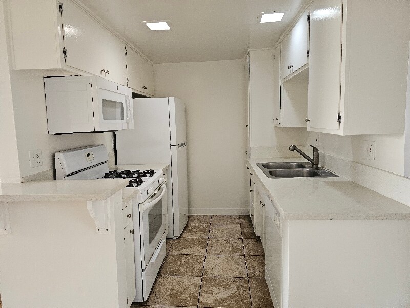 Building Photo - 20810 Amie Ave