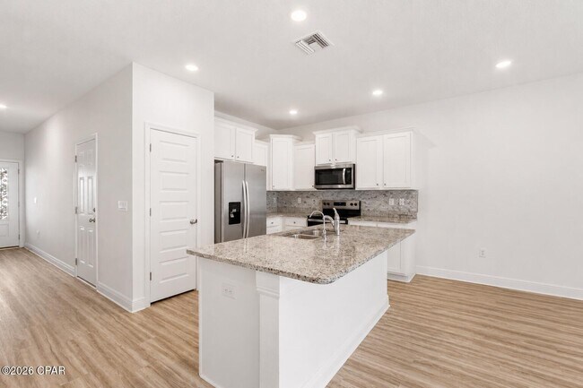 Building Photo - 456 Melrose Wy
