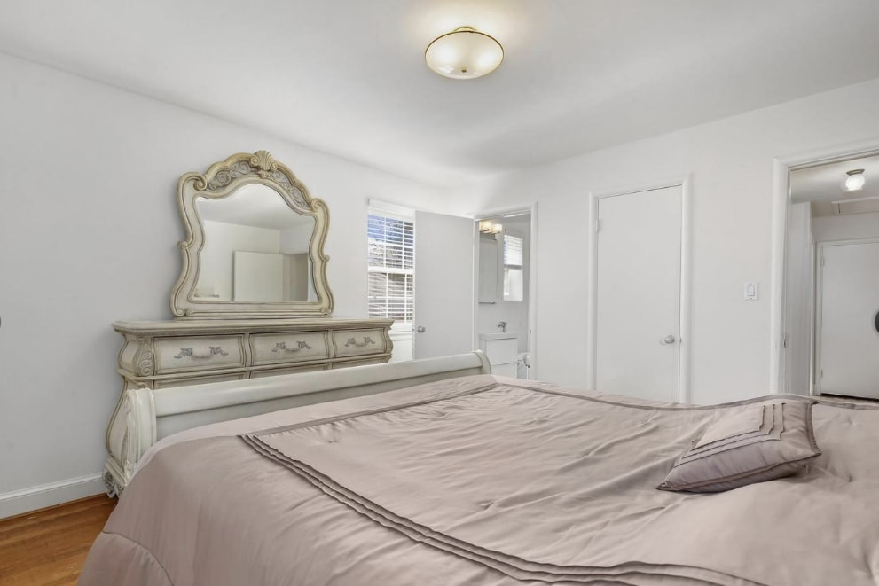 Building Photo - 5612 Massachusetts Ave