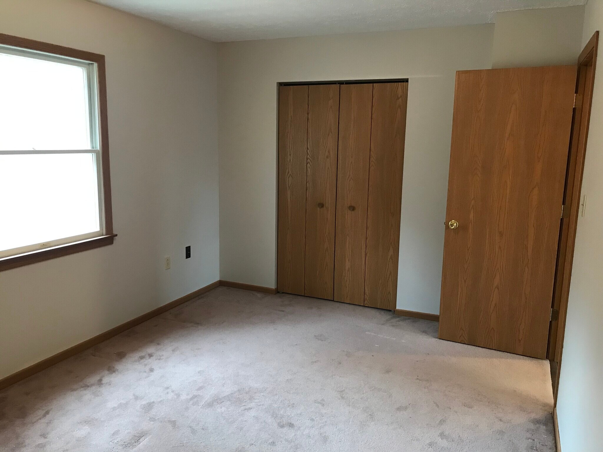 Building Photo - 116 Woodcrest Dr