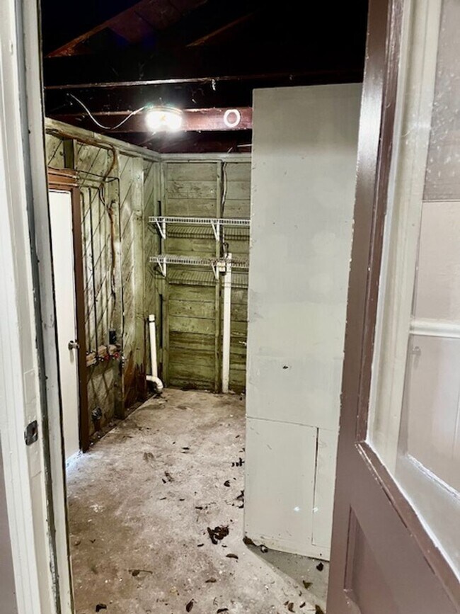 Building Photo - 416 3rd St