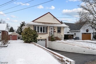 Building Photo - 784 Cherry St