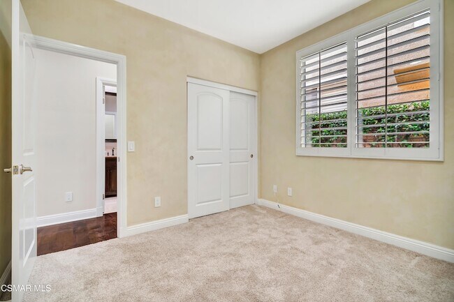 Building Photo - 3044 Ferncrest Pl