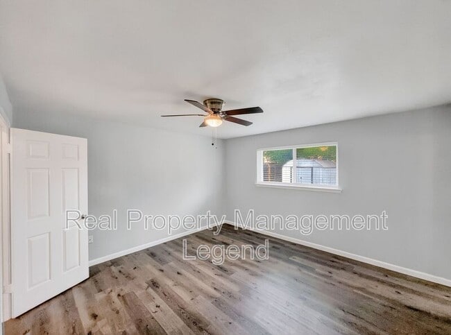 Building Photo - 109 N Heights Dr