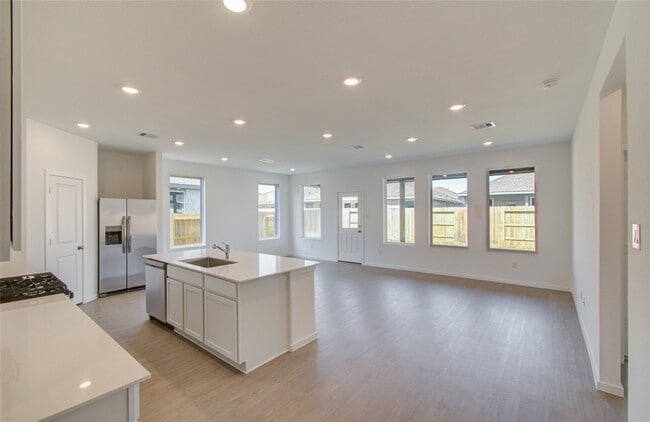 Building Photo - 26514 Foxtail Fern Dr