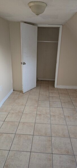 Building Photo - 79 Wilson St