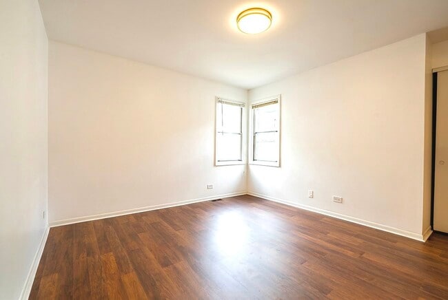 Building Photo - 514 E Windgate Ct