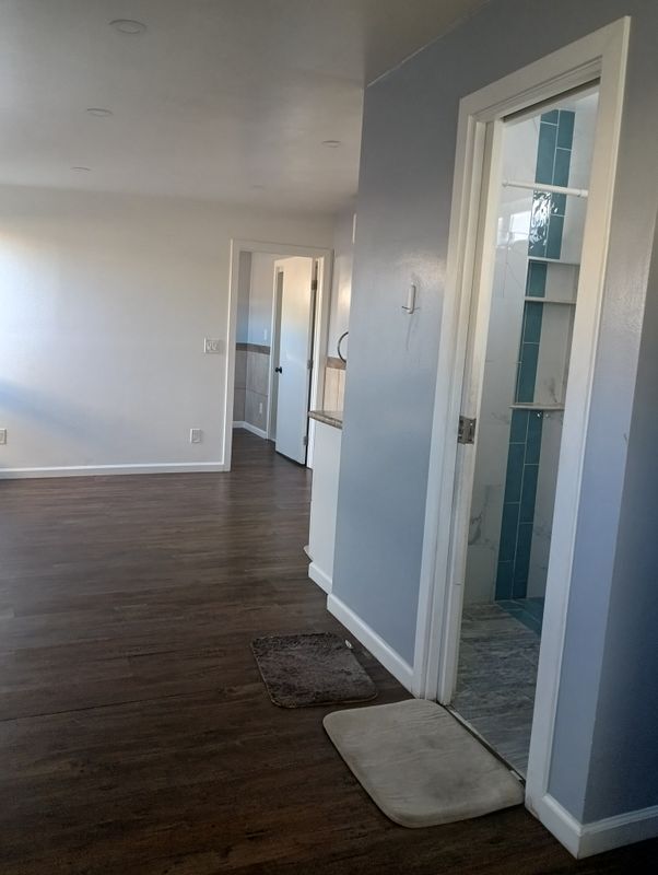 Building Photo - 3867 Winona Ave