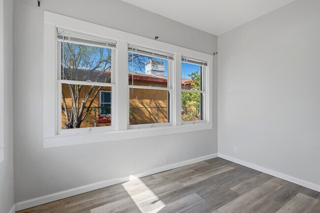 Building Photo - 420 E Speedway Blvd