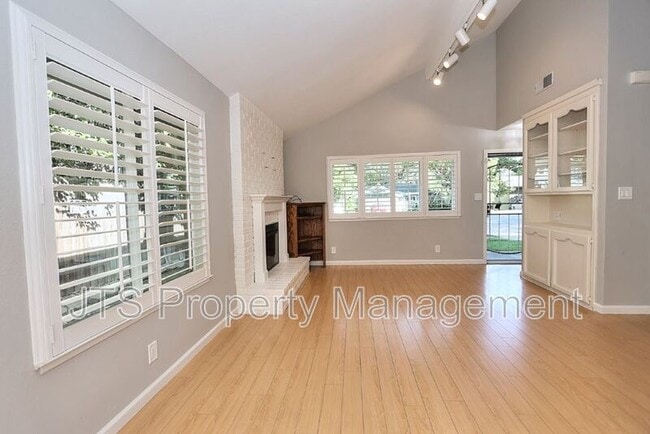 Building Photo - 9529 Lake Natoma Dr