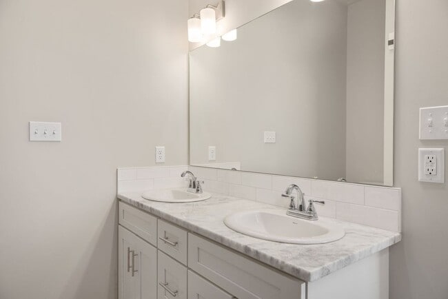 Building Photo - 104 Canvasback Dr
