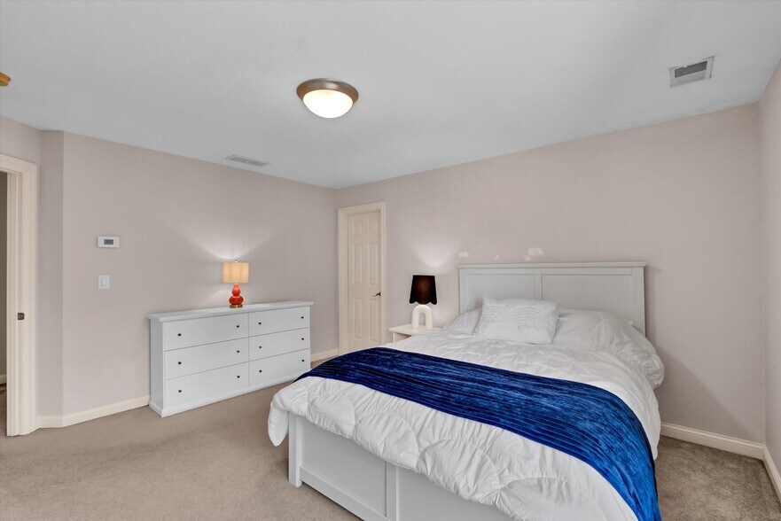 Building Photo - 2603 Locust Hill Pl