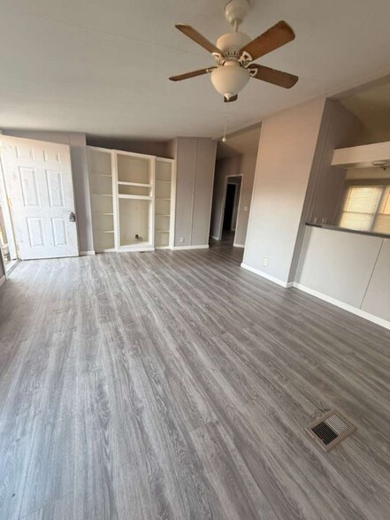 Building Photo - 16853 W Lynbrook