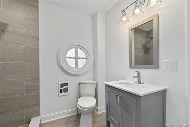 Building Photo - 131 Dwight St