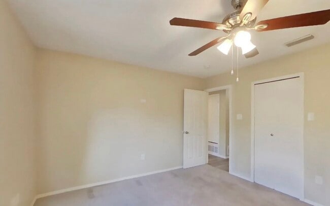 Building Photo - Spacious 3-Bedroom House with Cozy Living Spaces