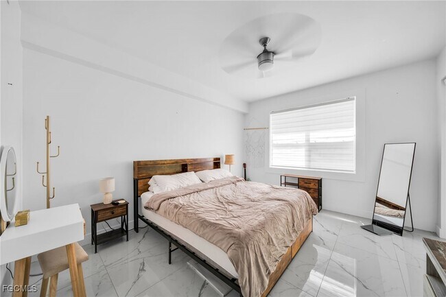 Building Photo - 1024 Mainsail Dr