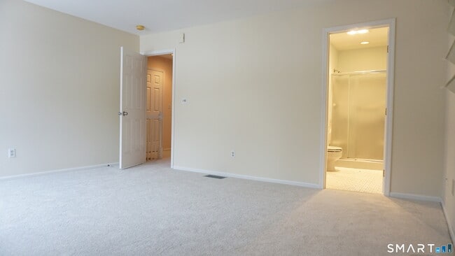 Building Photo - 328 Navajo Loop