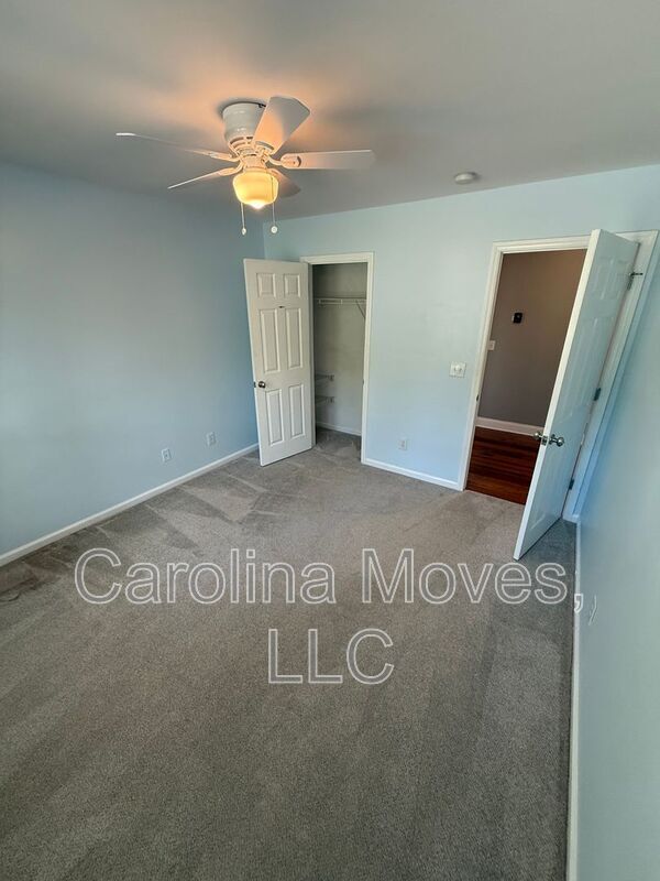 Building Photo - 2208 Howlong Ave