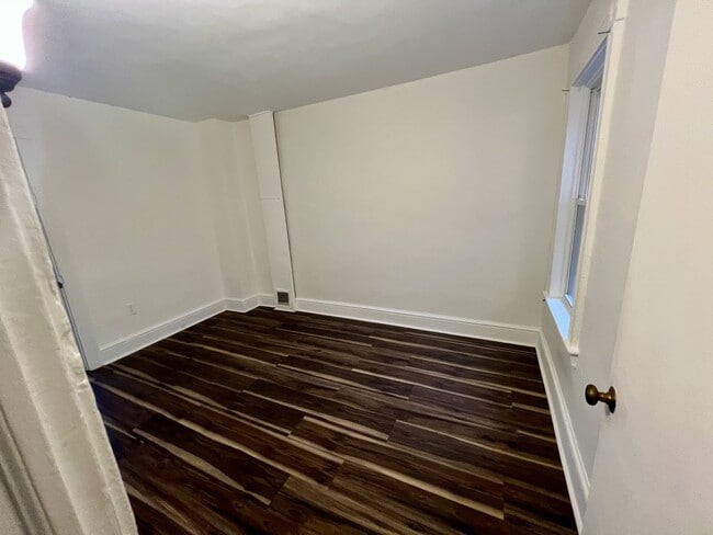 Building Photo - 462 S Christian St