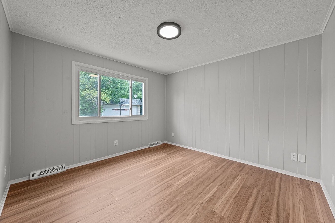 Building Photo - 3601 Tullamore Rd