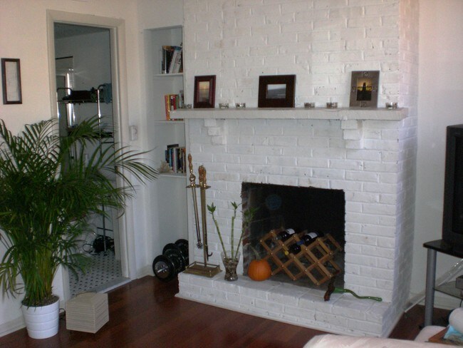 Interior Building Photo - 1244 Lombard St