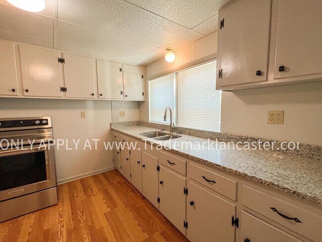 Building Photo - 107 Crest Rd