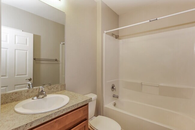 Building Photo - 2002 SE 12th St