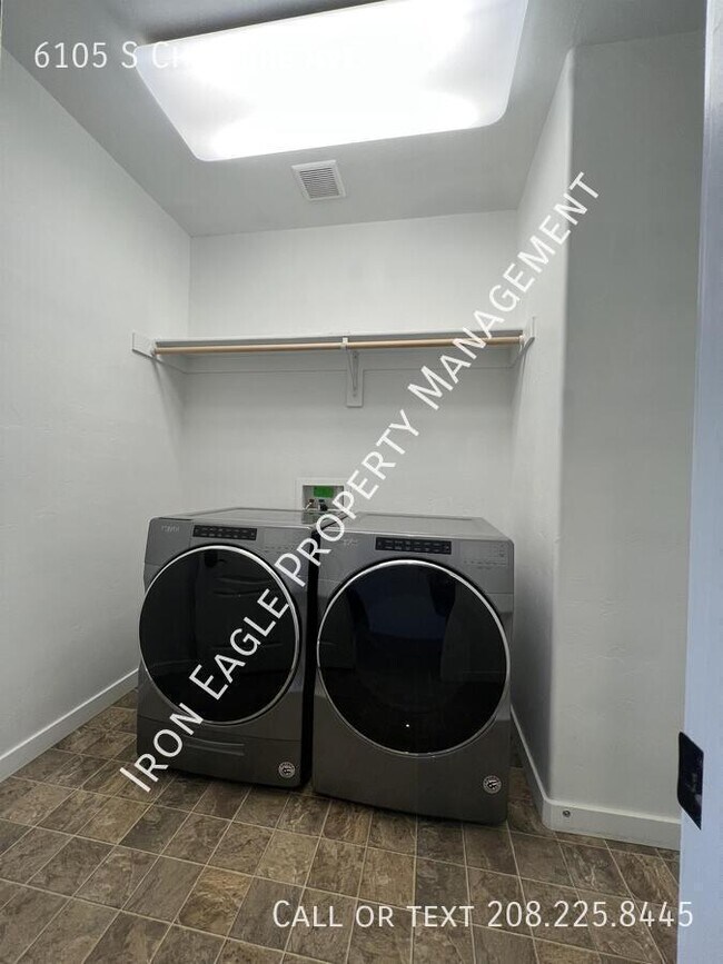 Building Photo - 6105 S Cheshire Ave