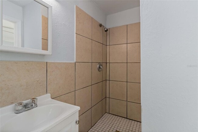 Building Photo - 2418 10th St W