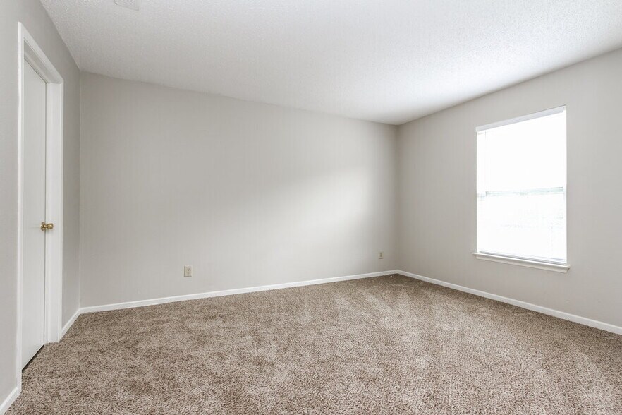 Building Photo - 3015 Redland Ln